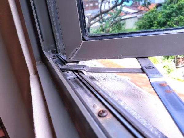 Cost of Hinged Window Replacement in Kingwood